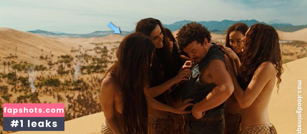 Moran Atias gallery photo #150