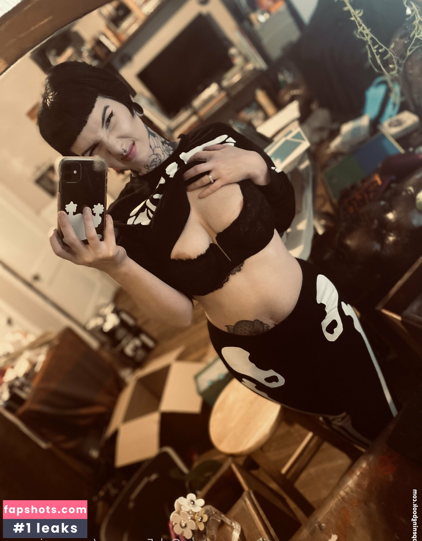 moremoiraxoxo gallery photo #6