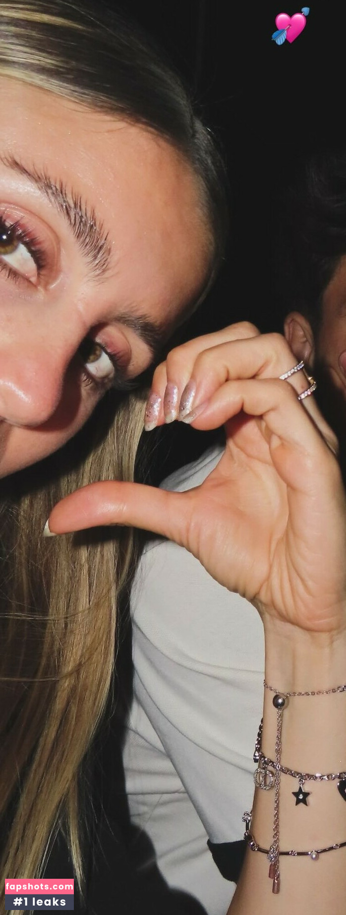 Morena Beltrán gallery photo #17