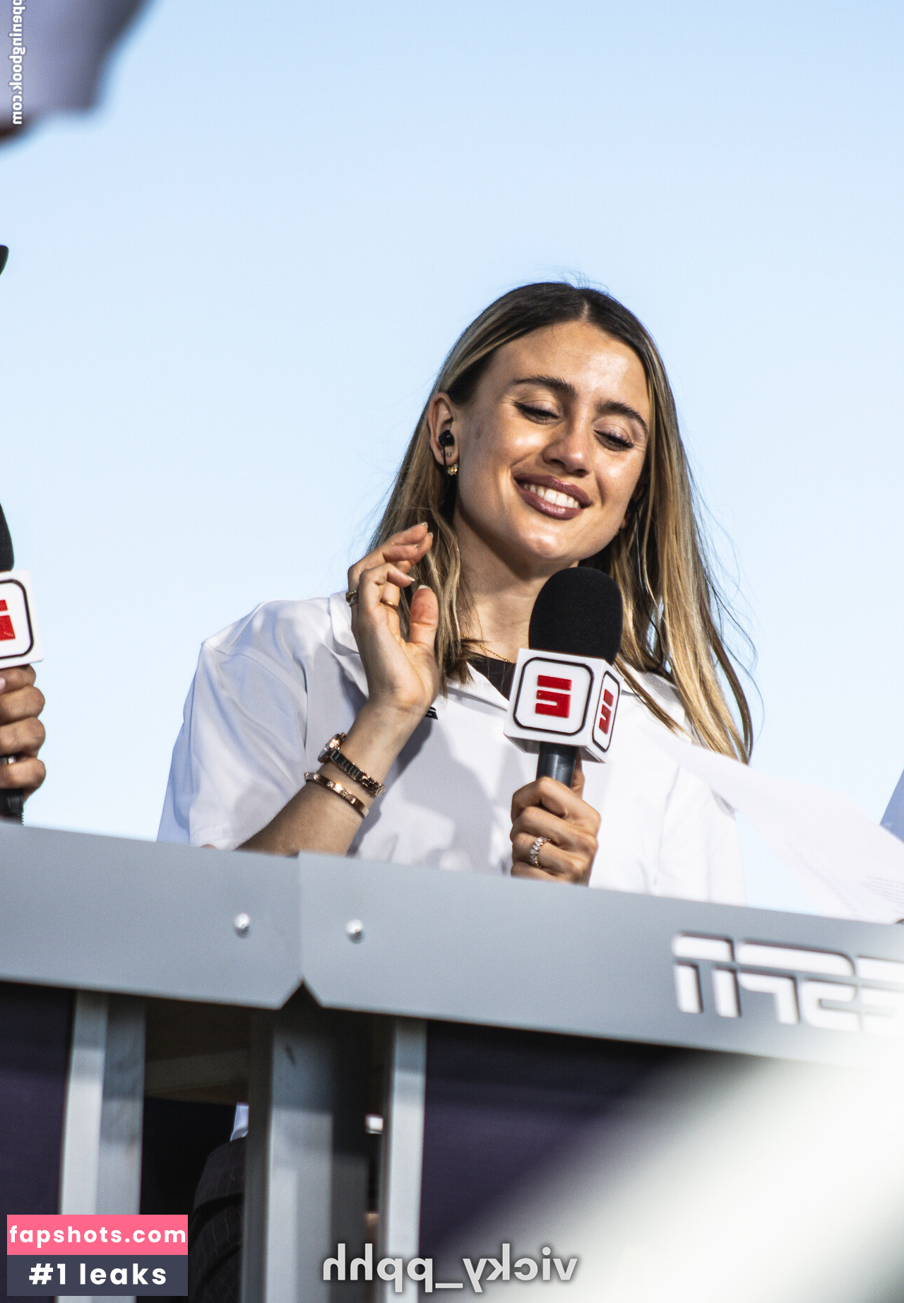 Morena Beltrán gallery photo #5