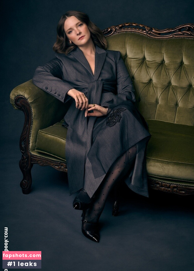 Morfydd Clark gallery photo #19