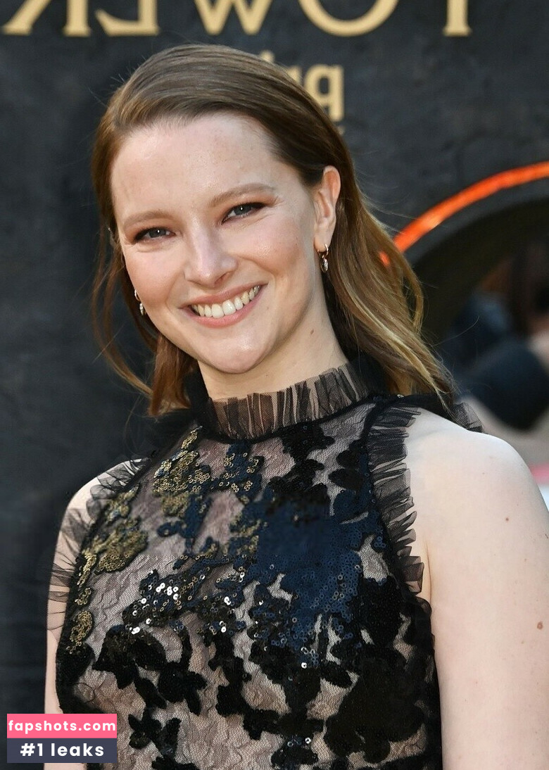 Morfydd Clark gallery photo #34