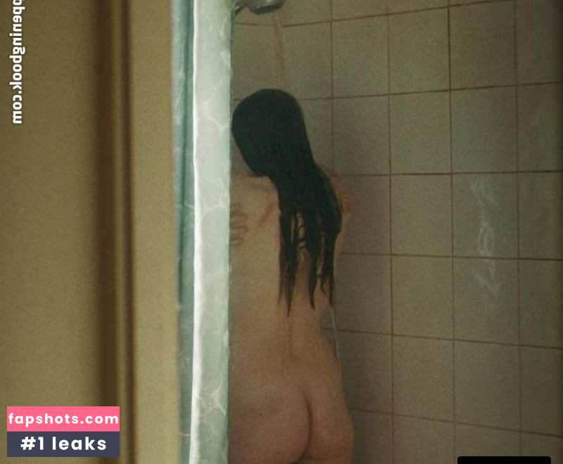 Morfydd Clark gallery photo #61