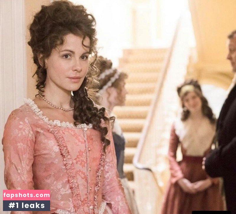 Morfydd Clark gallery photo #68