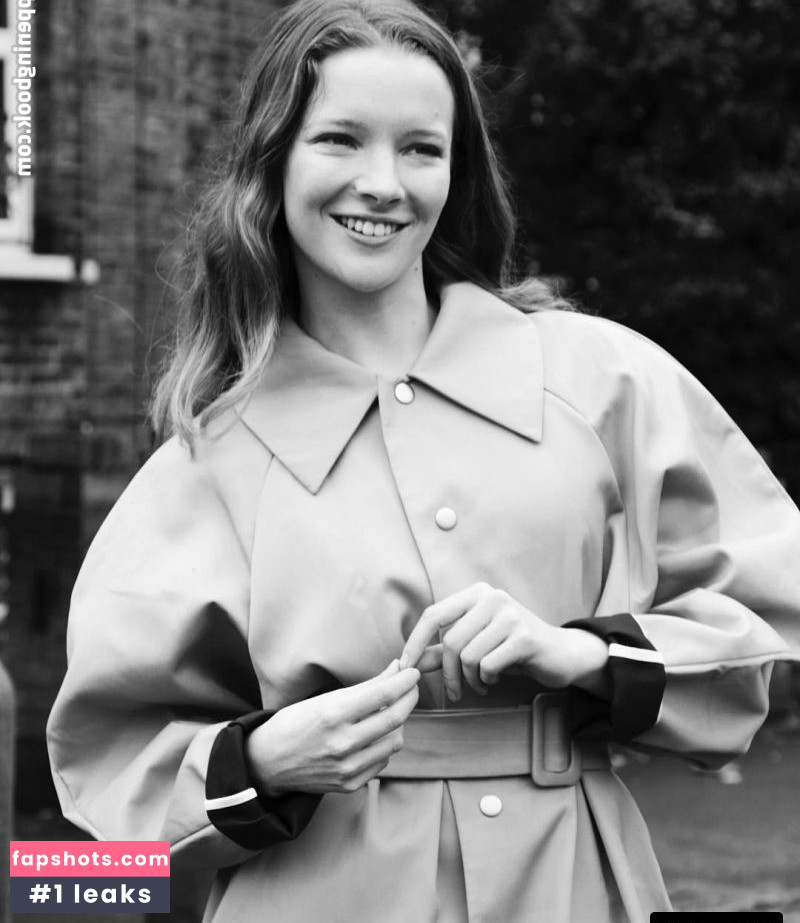 Morfydd Clark gallery photo #83