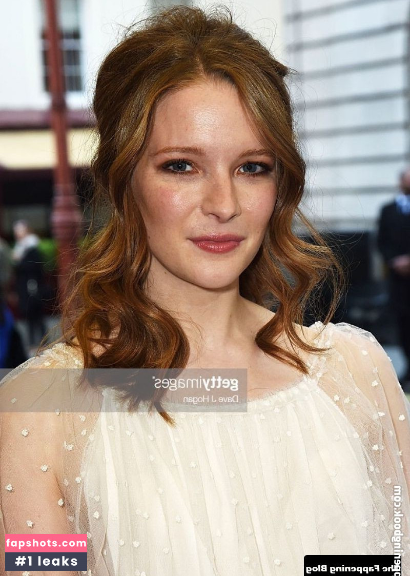 Morfydd Clark gallery photo #92