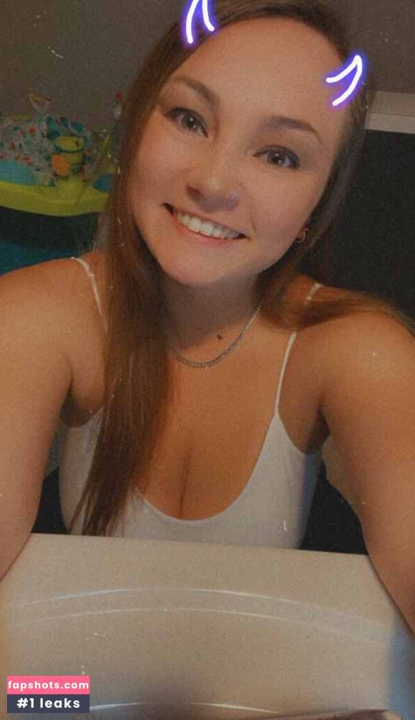 Morgan Stark nude babe gallery