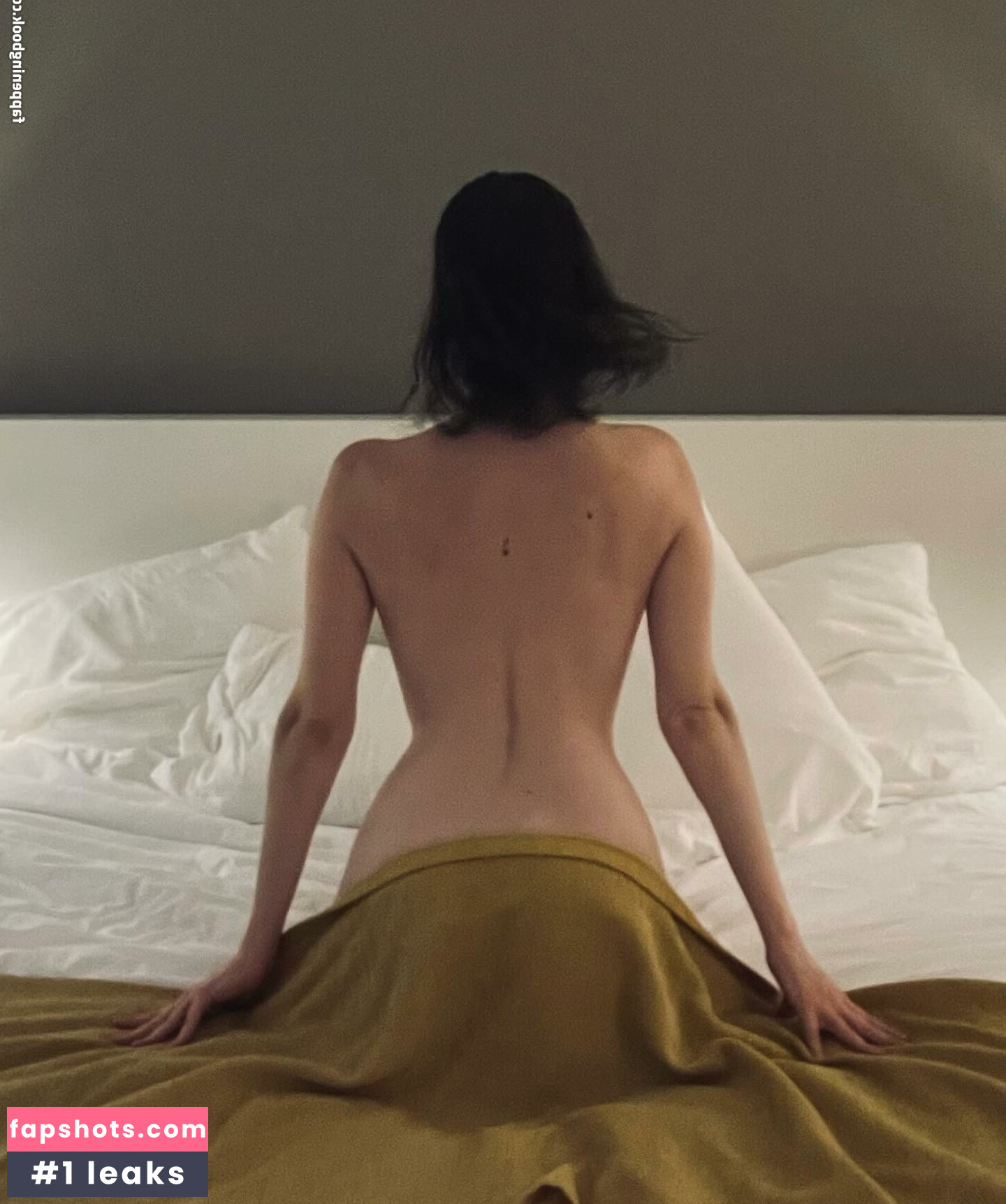 Moria Akons nude babe gallery