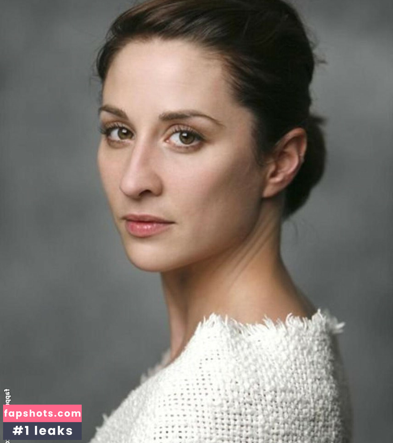 Morven Christie gallery photo #5