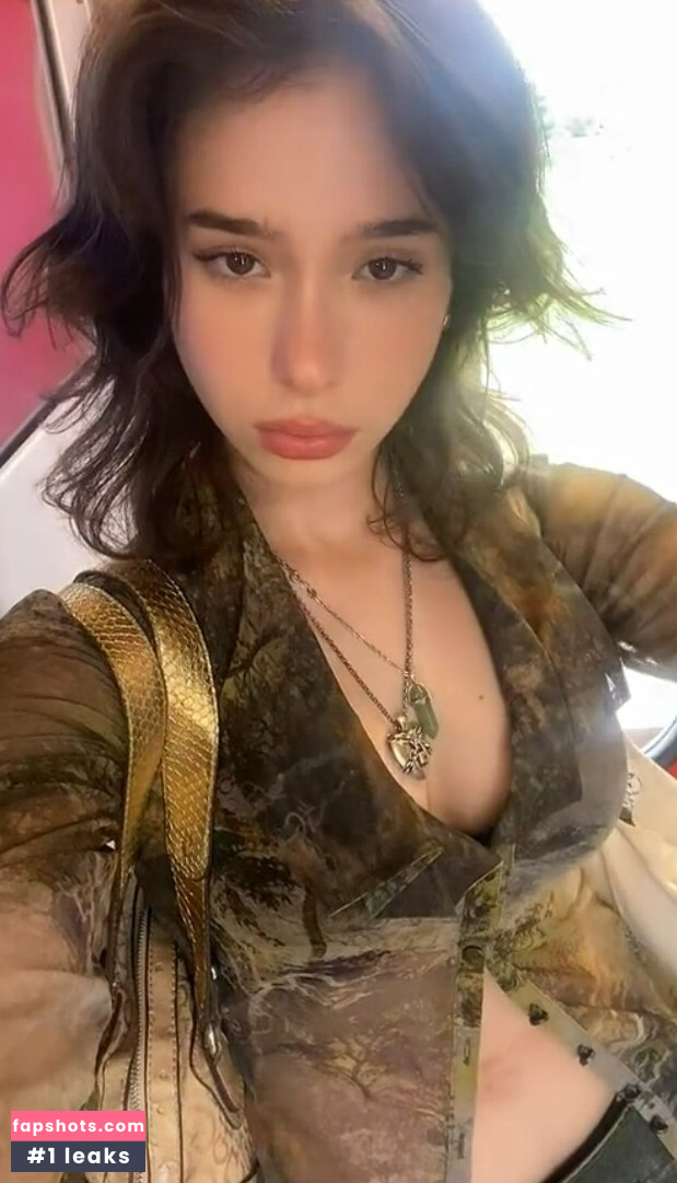 Mothbeb nude babe gallery