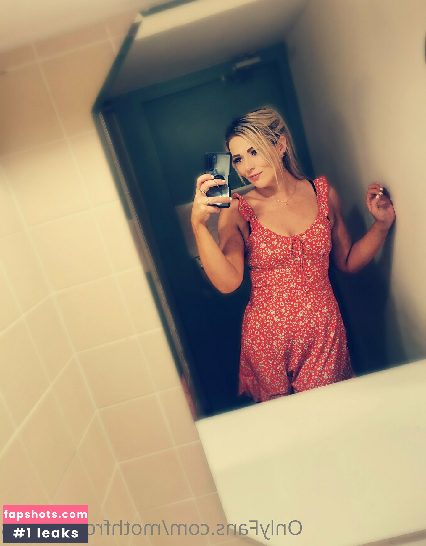 mothfromdaflats Nude Leaks OnlyFans Photos #5 - LeakJerk