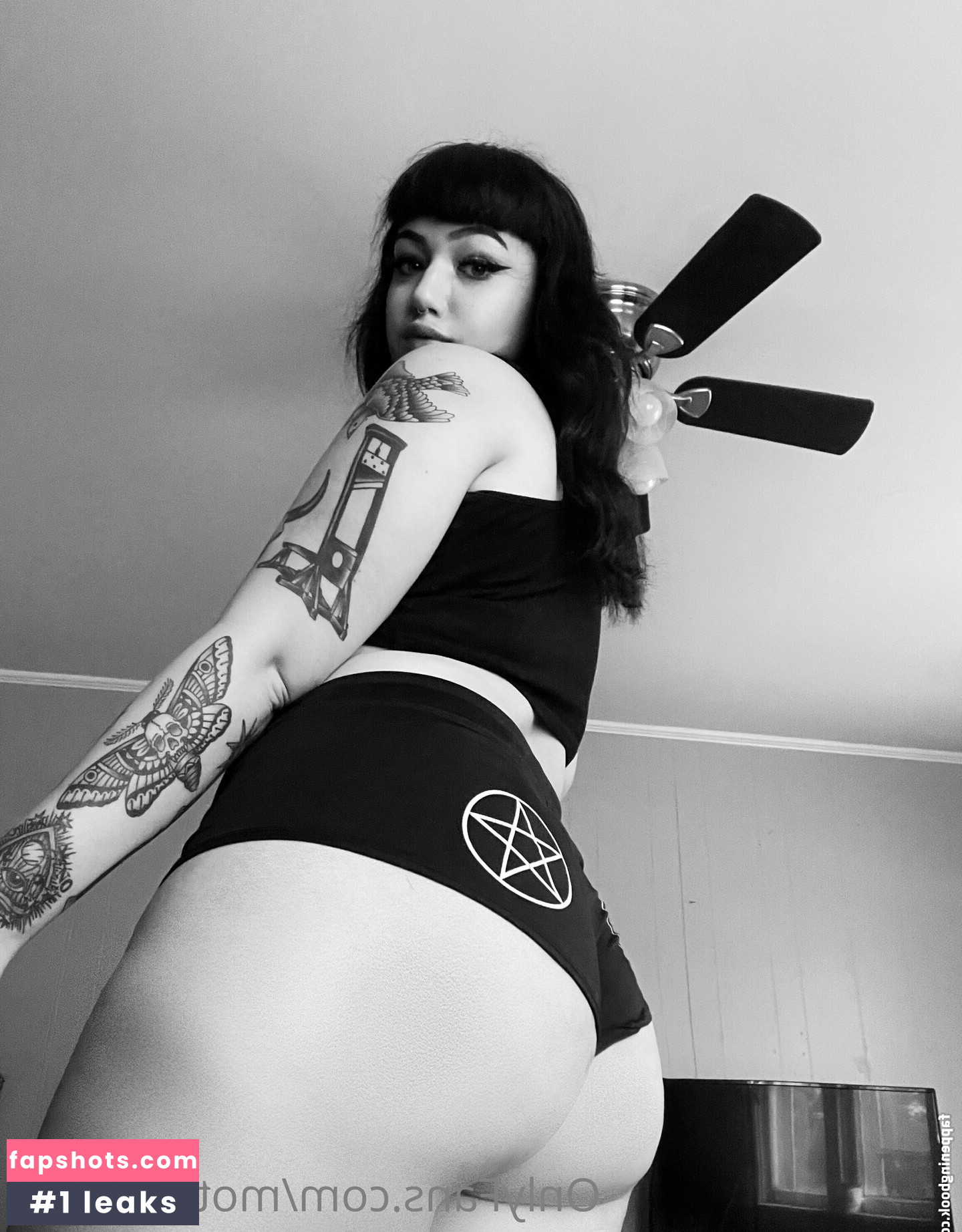 mothgremlin gallery photo #33