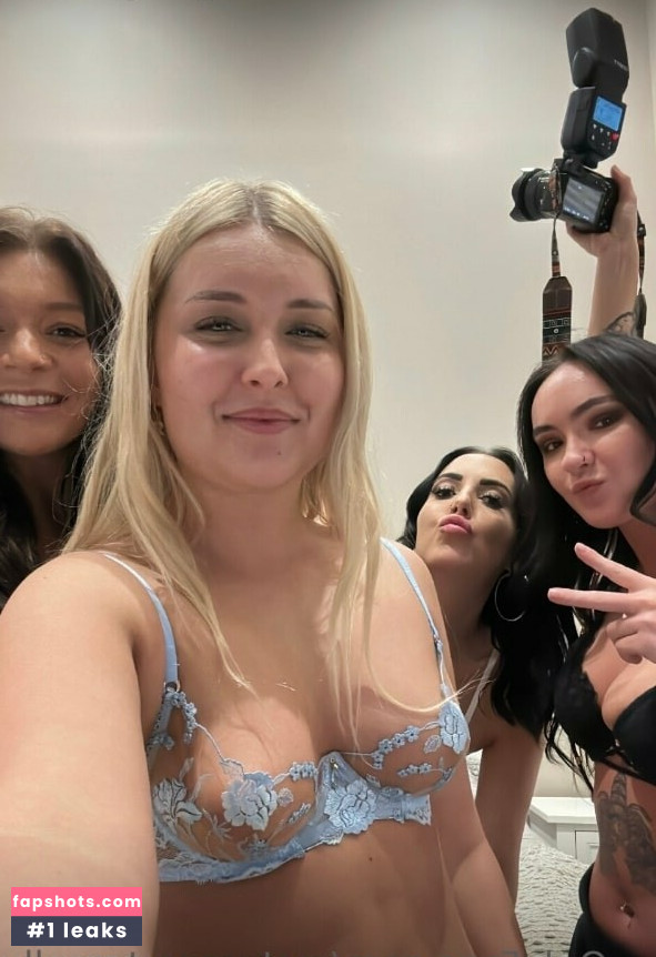 MotorsportsMolly gallery photo #9