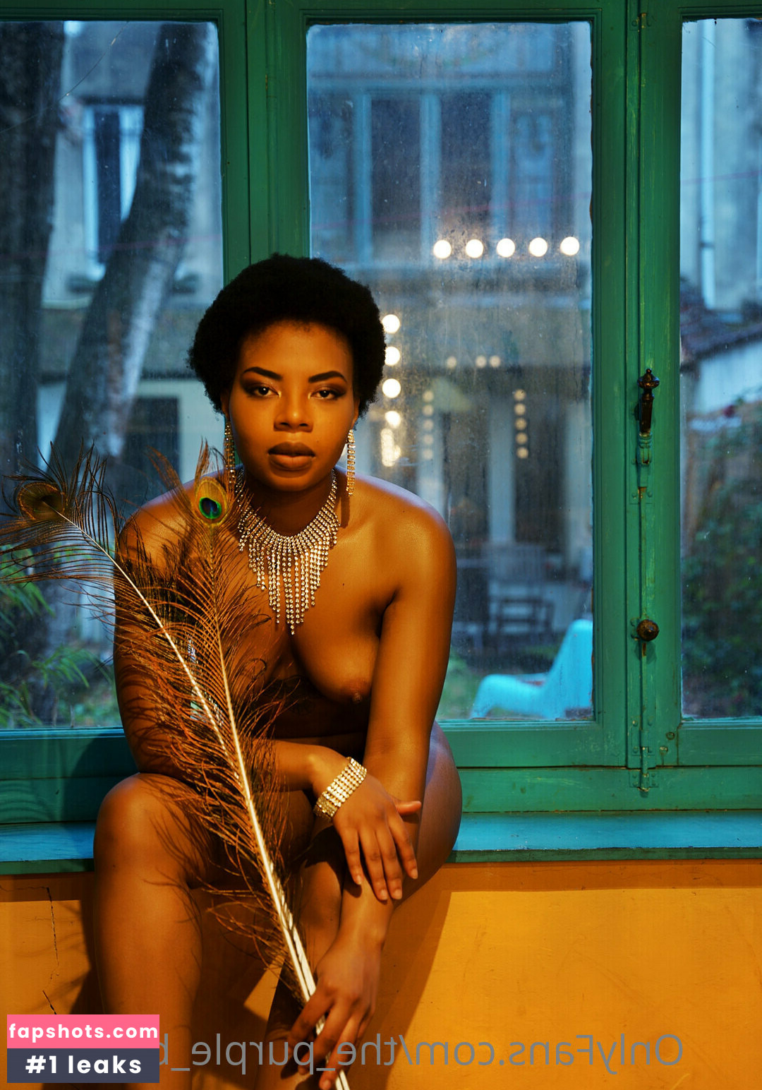 mrs.mazikeen gallery photo #2