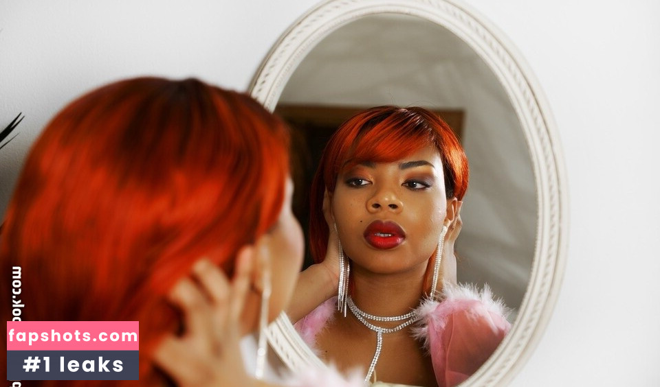 mrs.mazikeen gallery photo #12