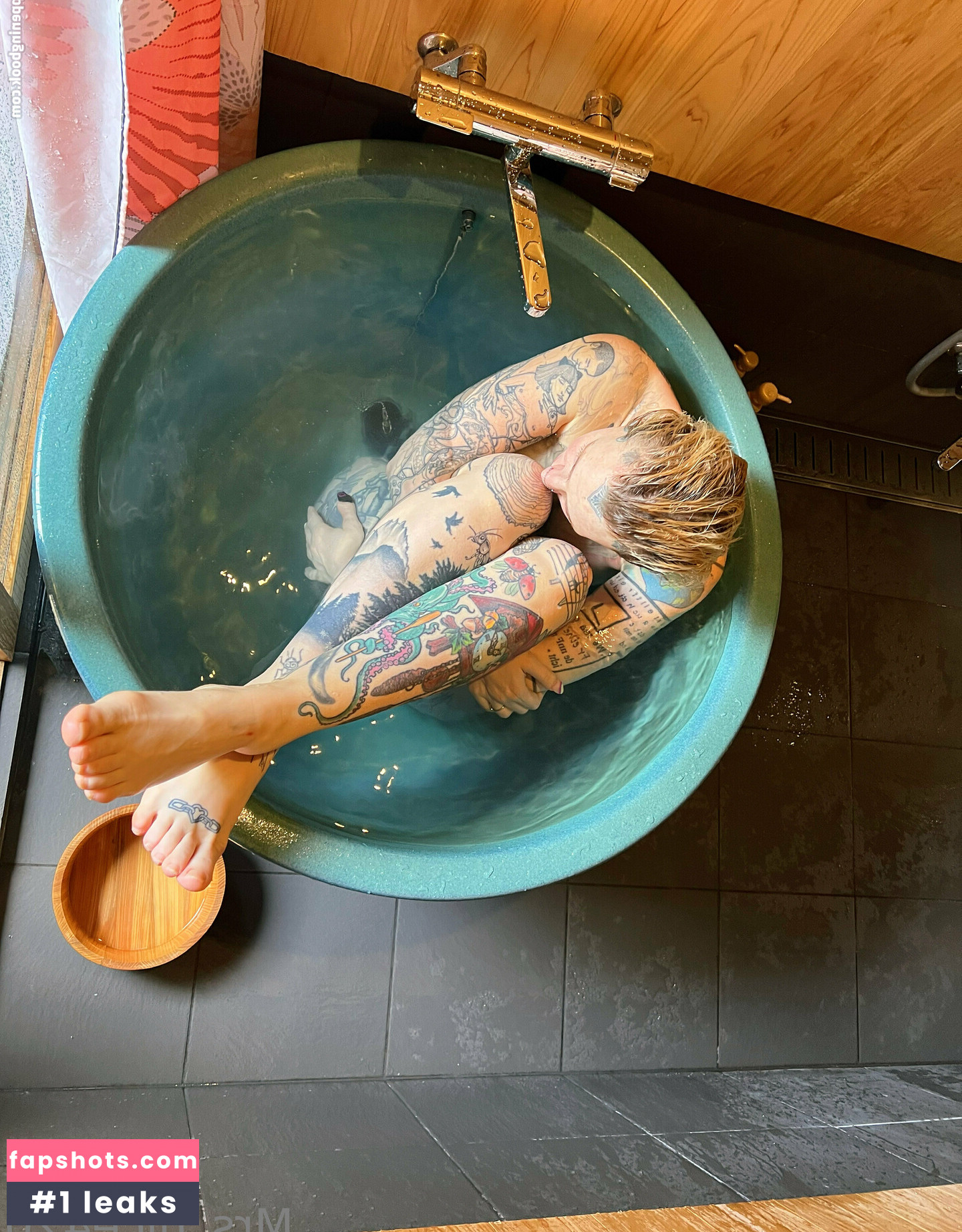 Mrs Nice gallery photo #60