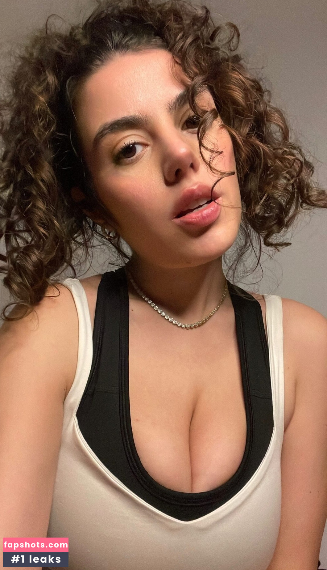 Mrs. Prim gallery photo #11