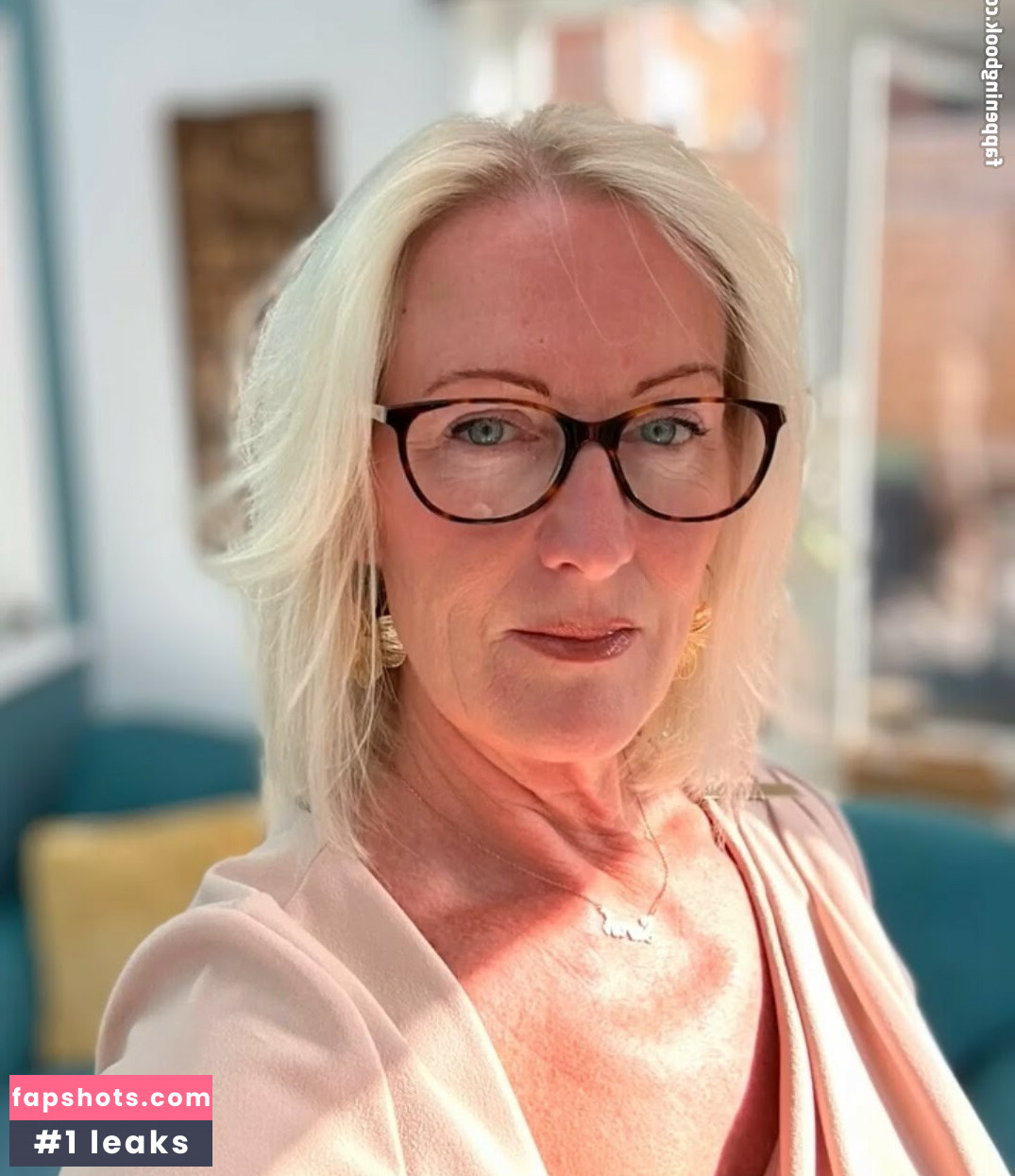 Mrs S Stockings gallery photo #4