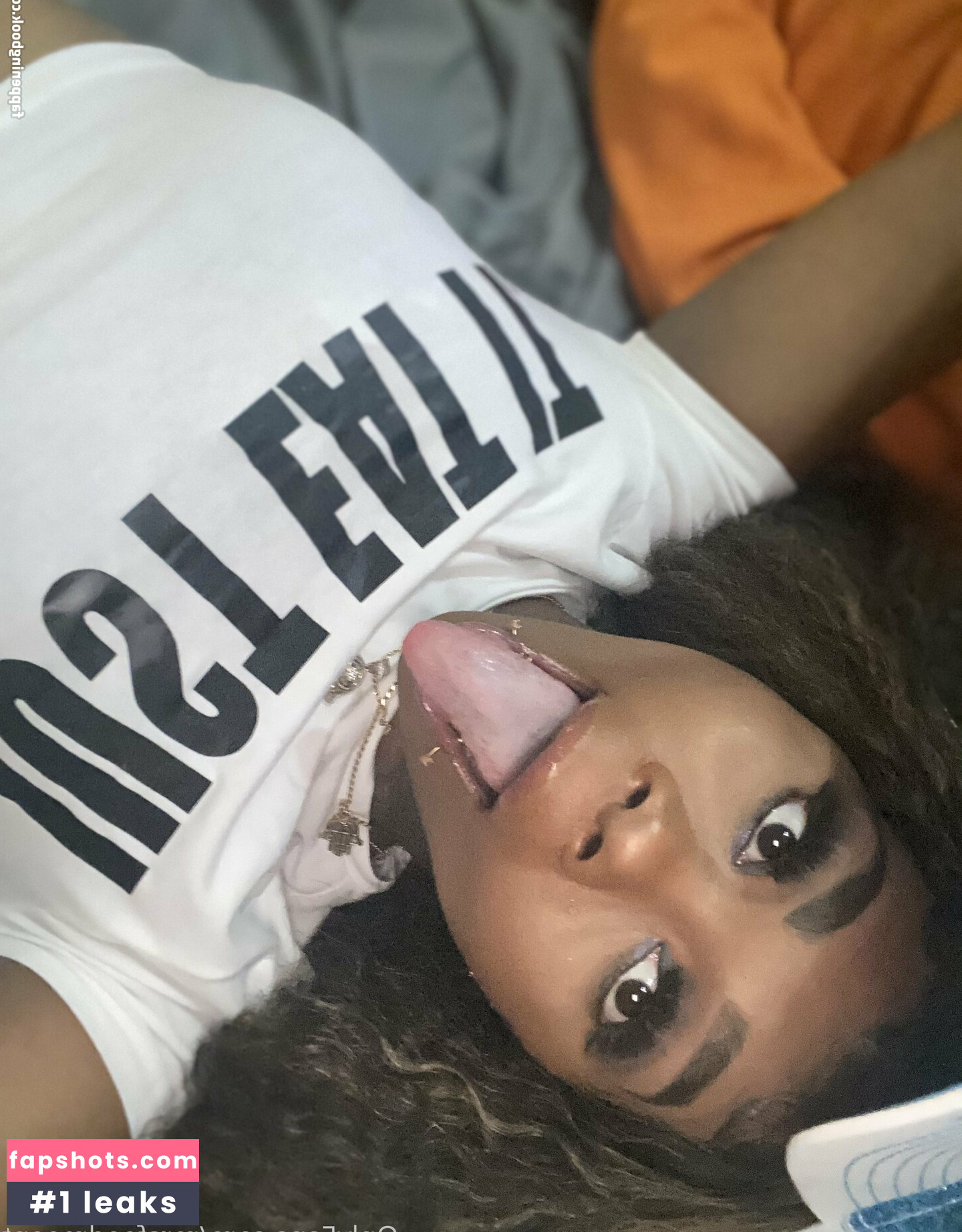 Mrsfeedmeent gallery photo #16