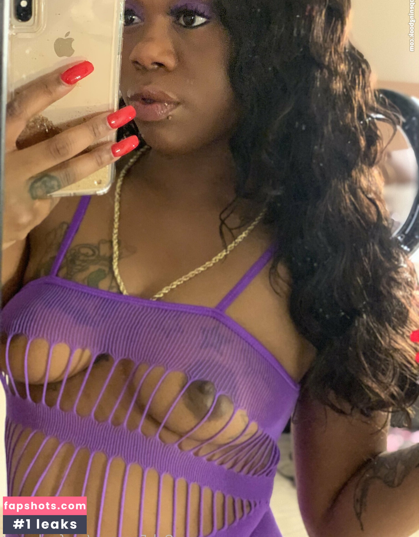 Mrsfeedmeent gallery photo #4