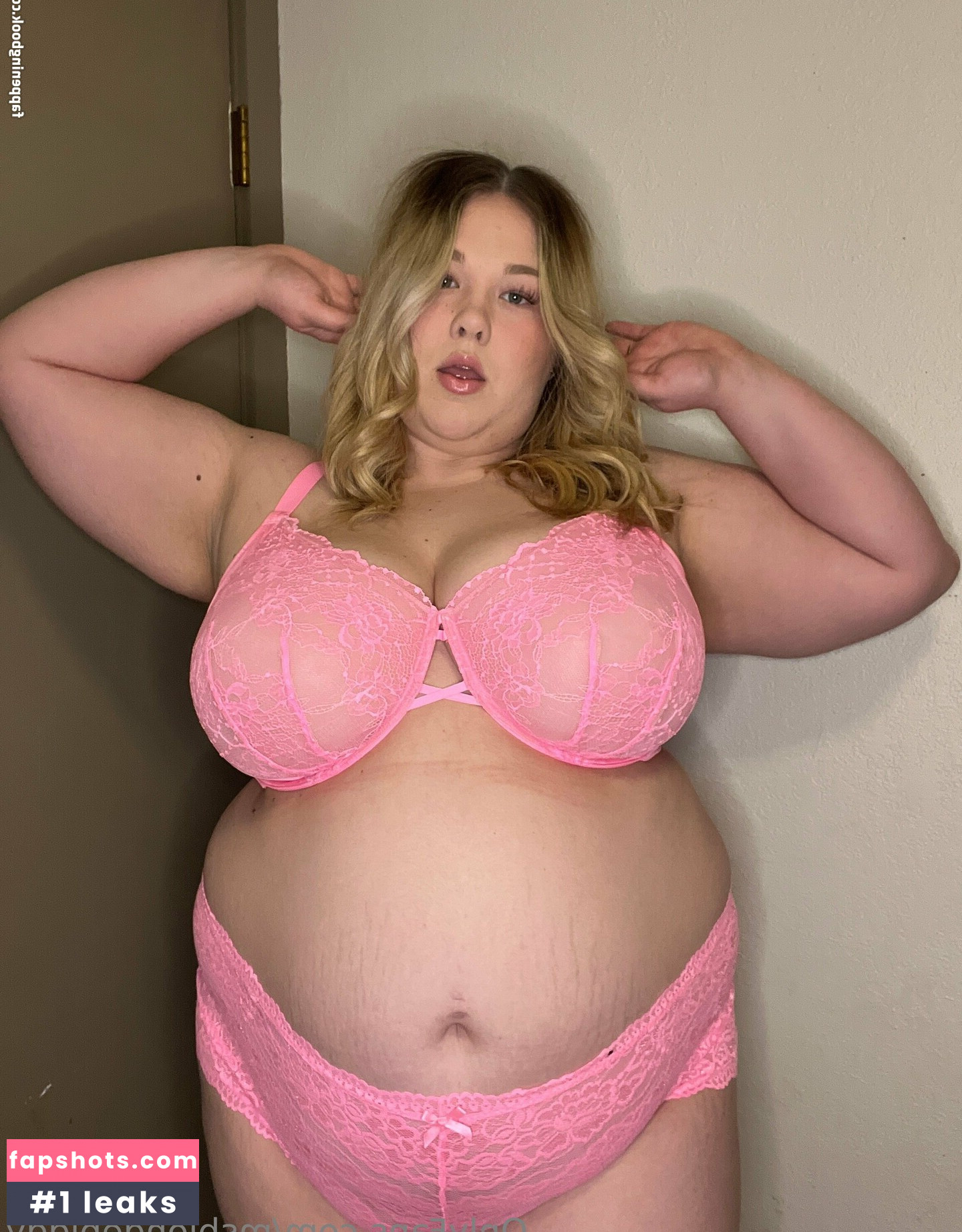 msblondepiggy gallery photo #3