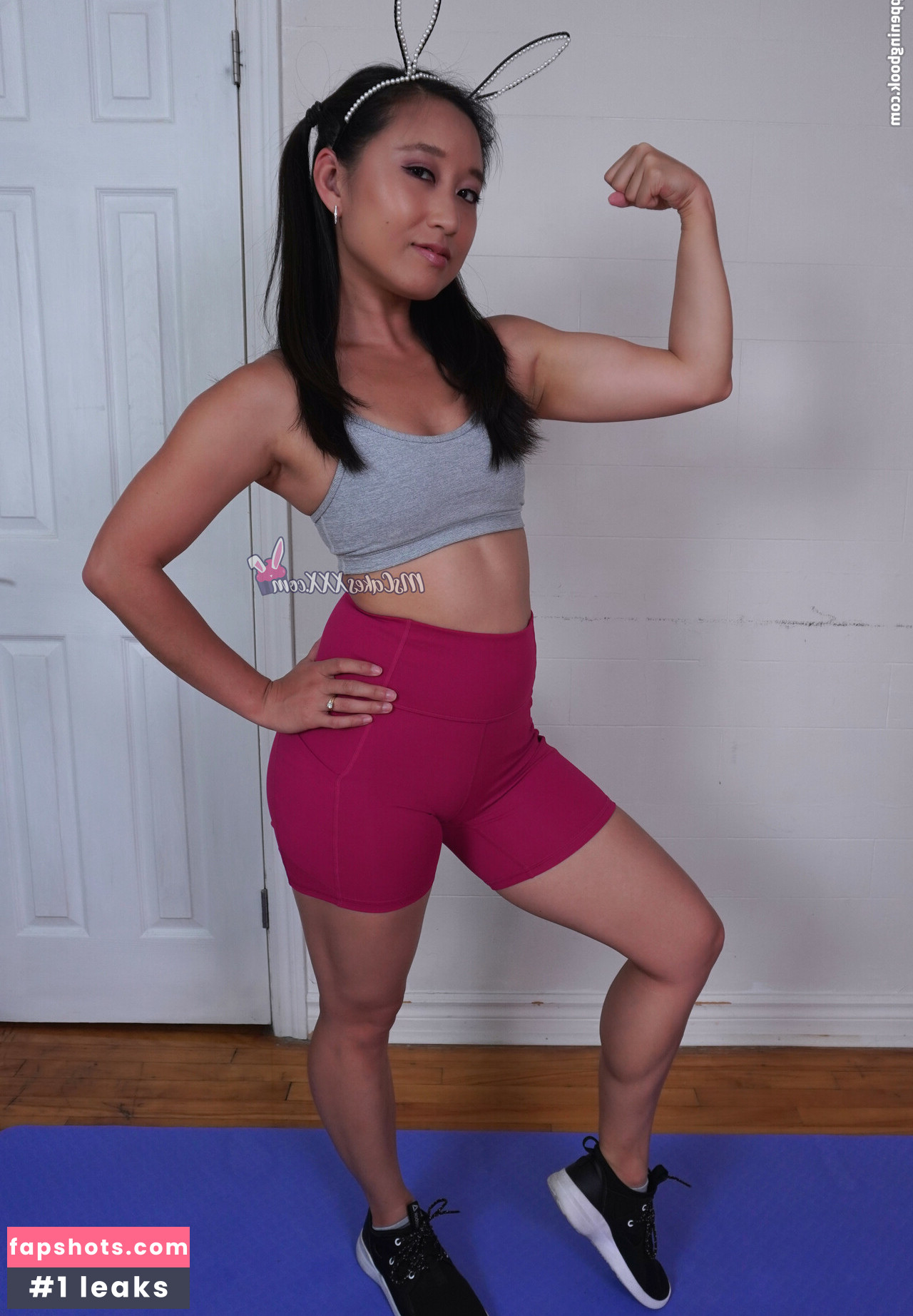 Mscakes nude babe gallery