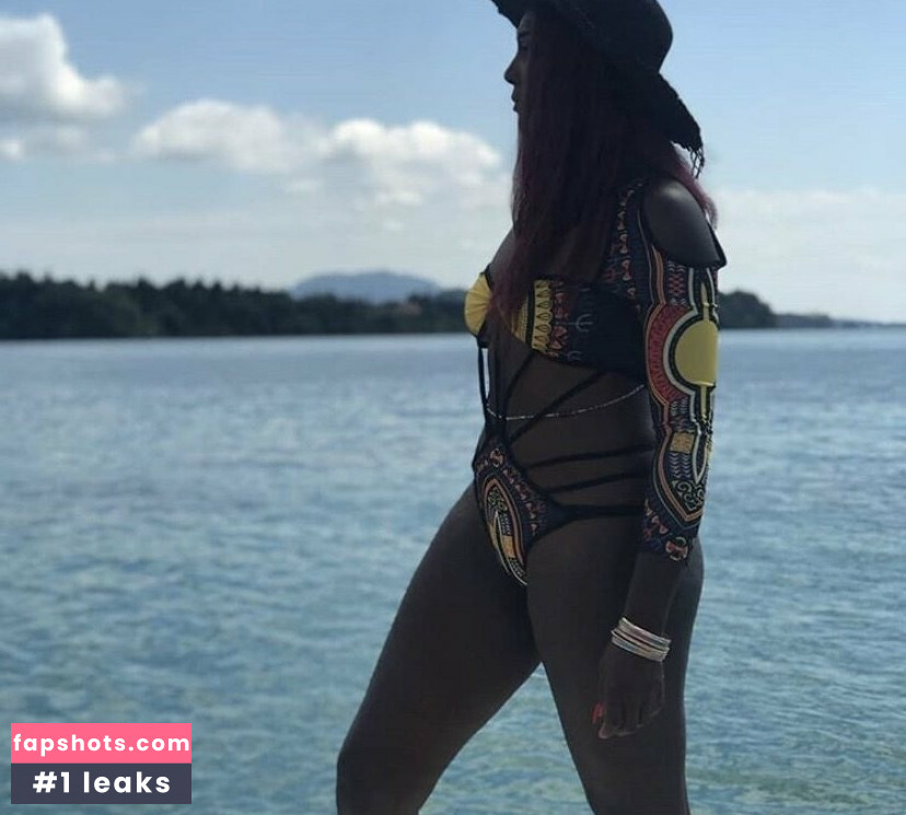 mslorraineldn gallery photo #29