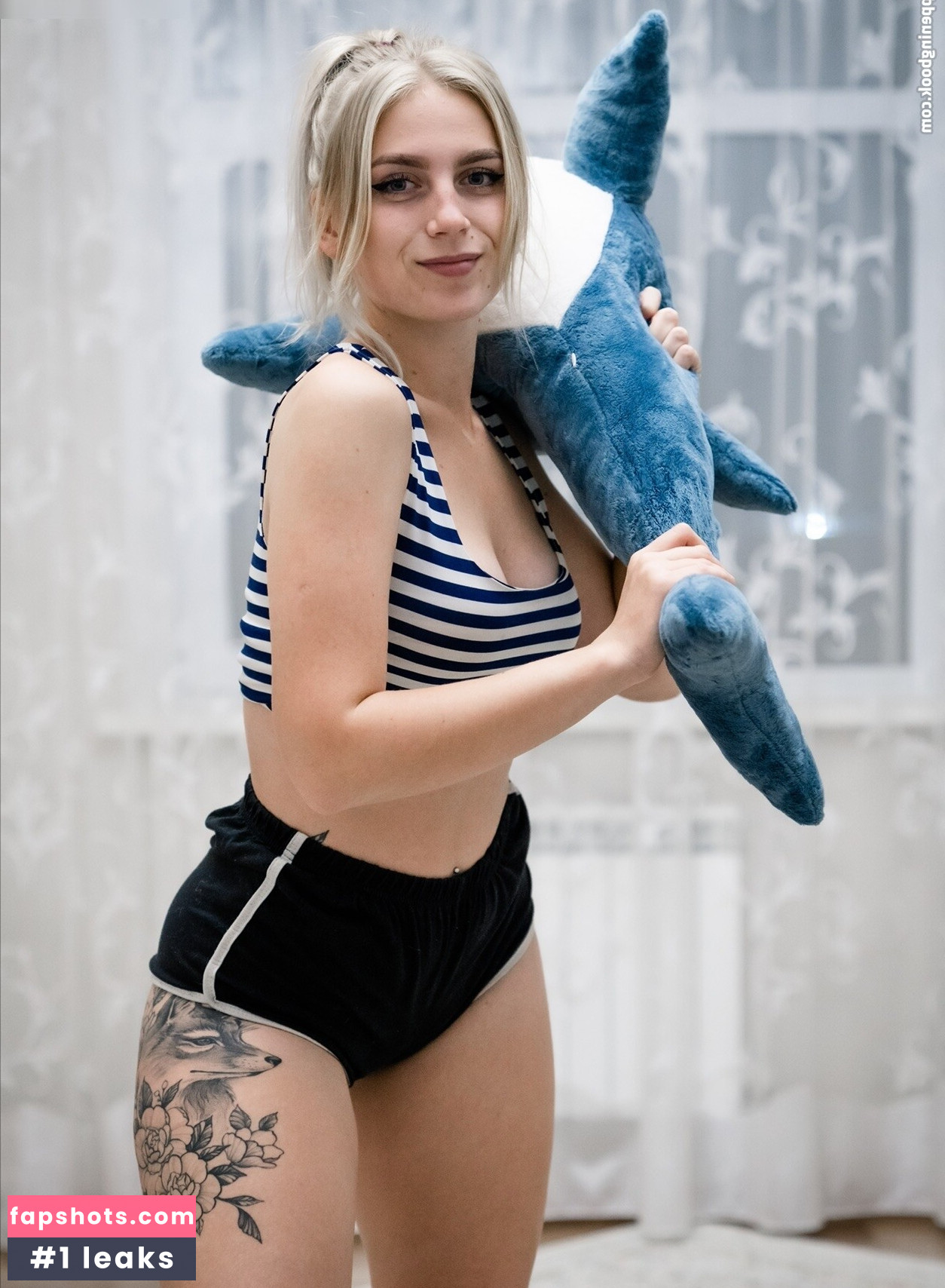 Msyuliyafox gallery photo #49