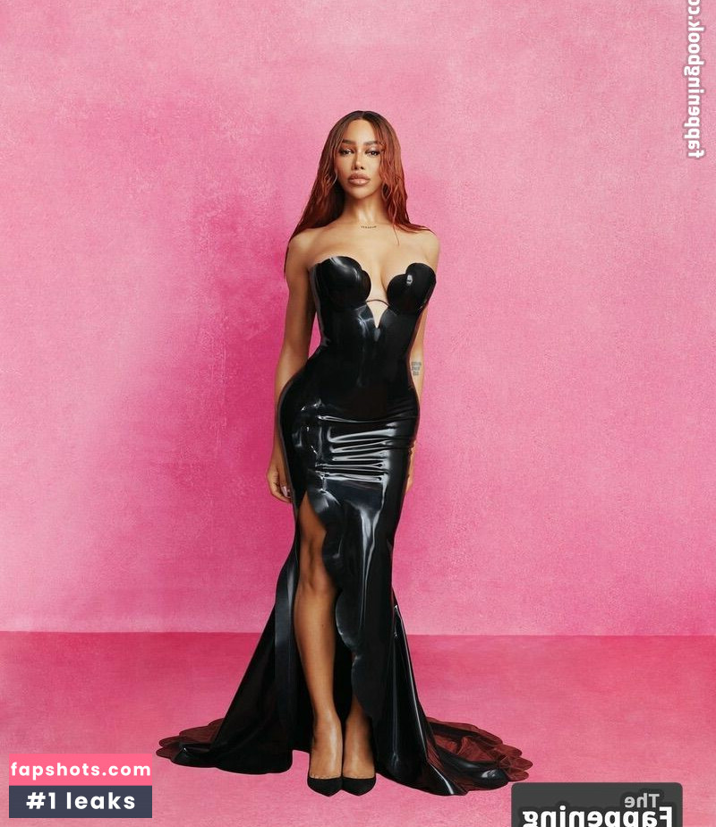 Munroe Bergdorf gallery photo #26