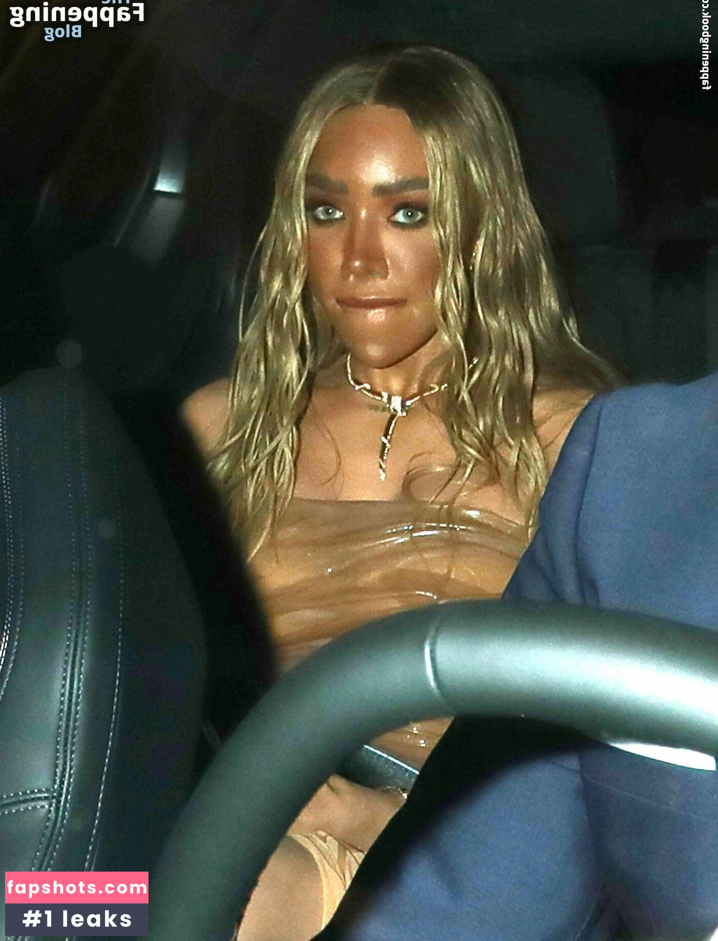 Munroe Bergdorf gallery photo #30