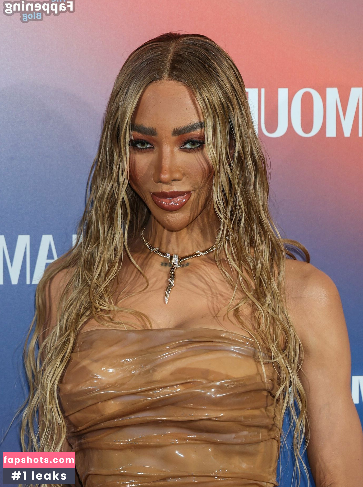 Munroe Bergdorf gallery photo #35