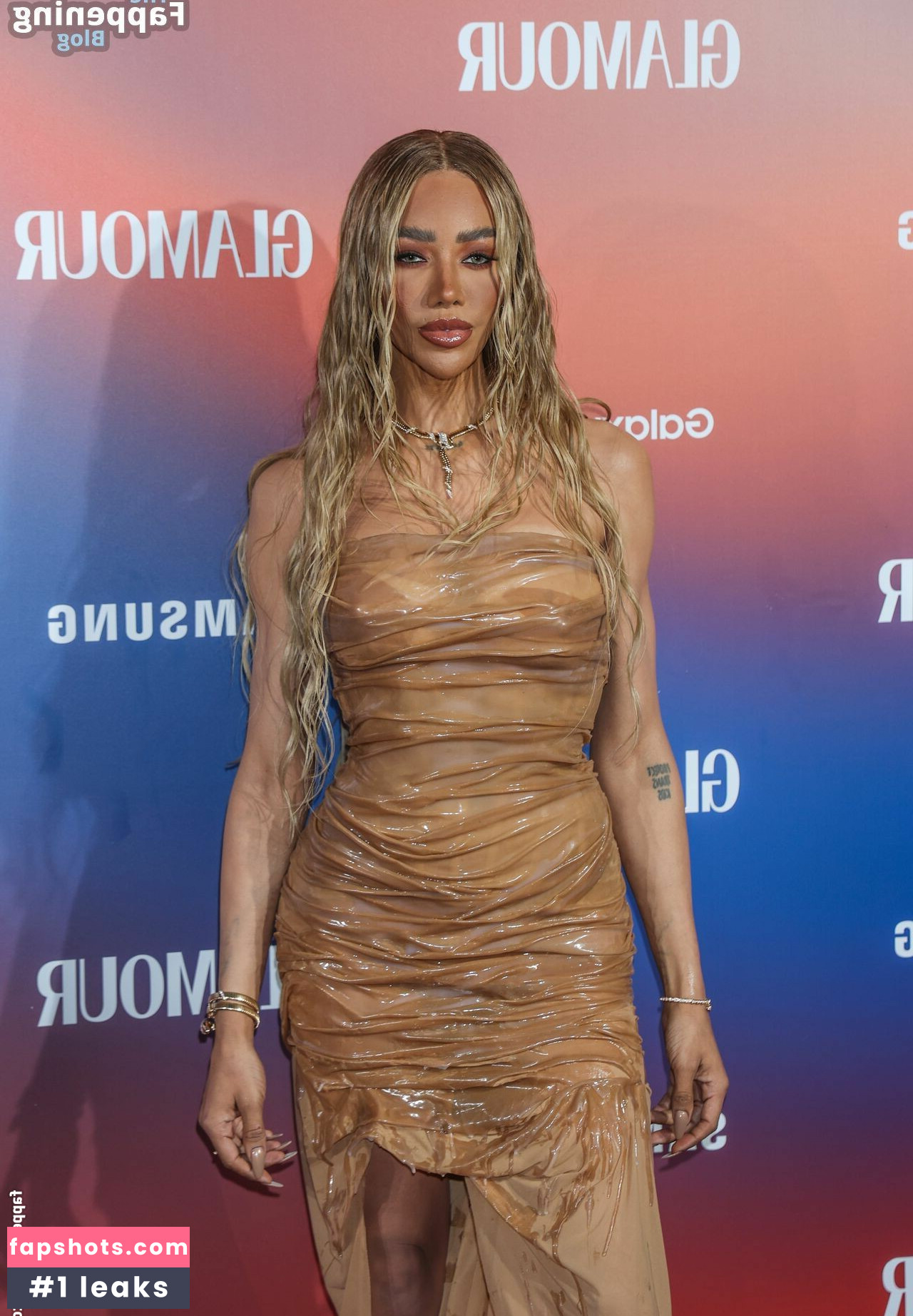 Munroe Bergdorf gallery photo #36