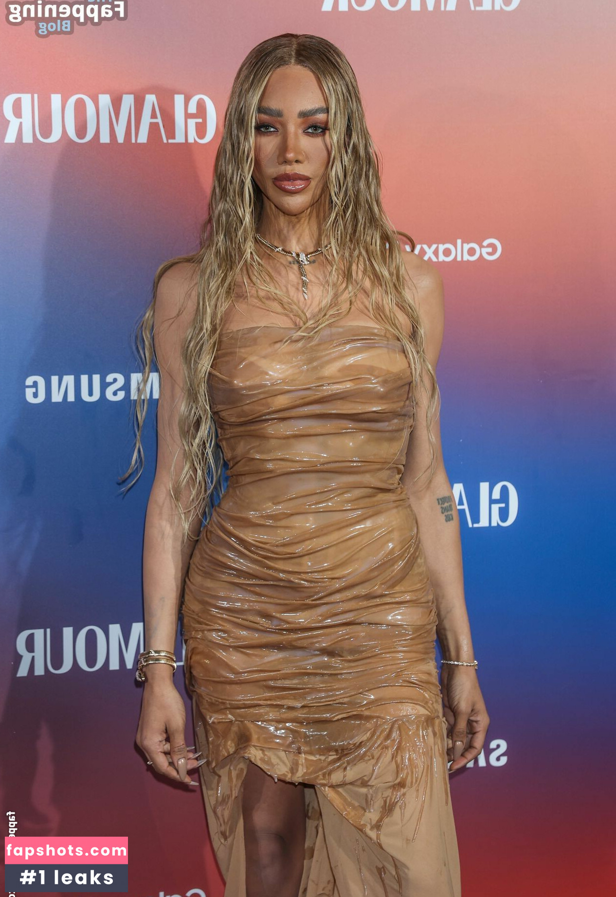 Munroe Bergdorf gallery photo #37