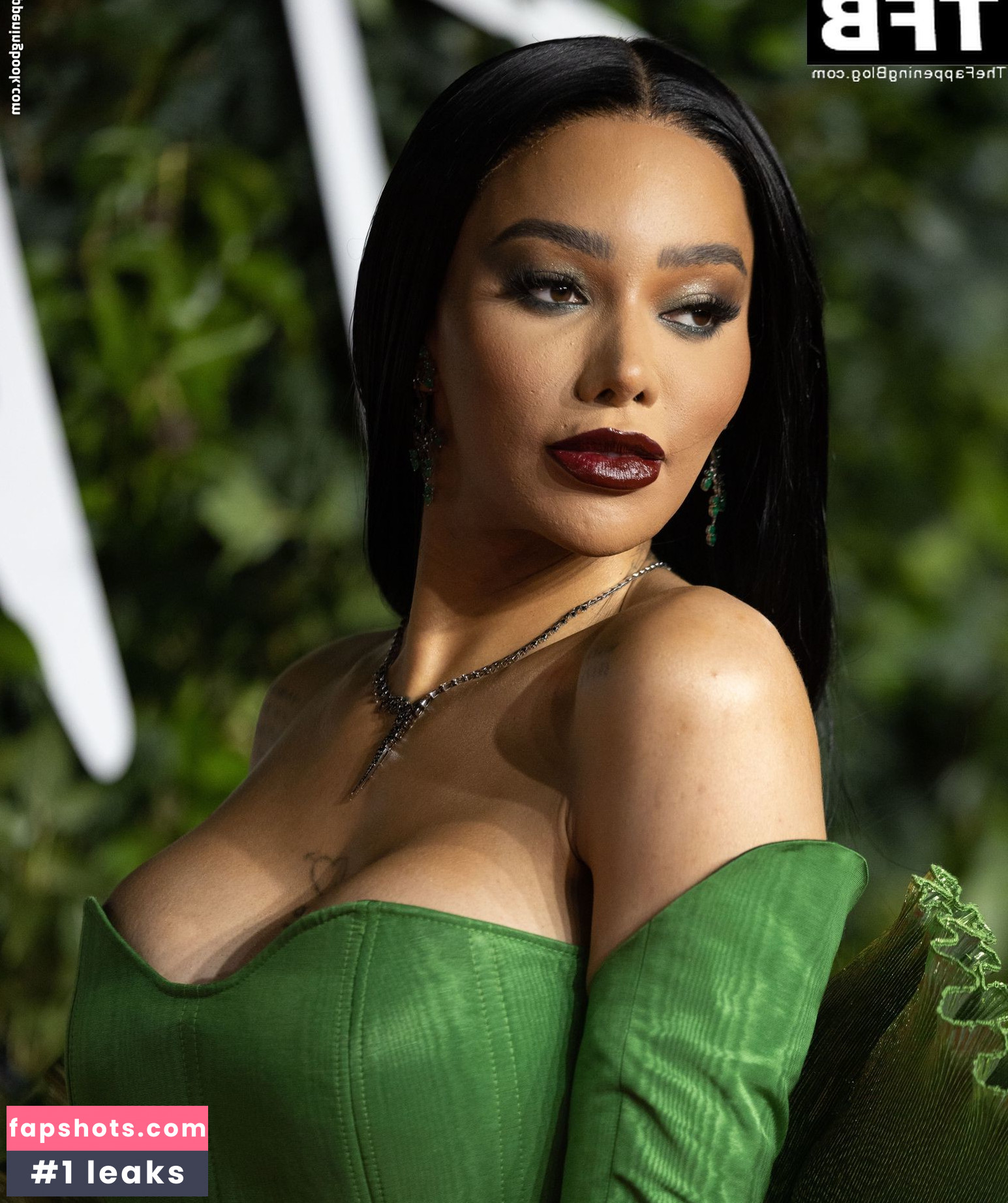 Munroe Bergdorf gallery photo #48