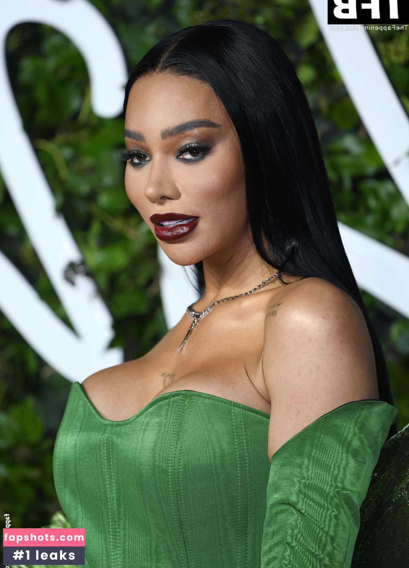 Munroe Bergdorf gallery photo #51