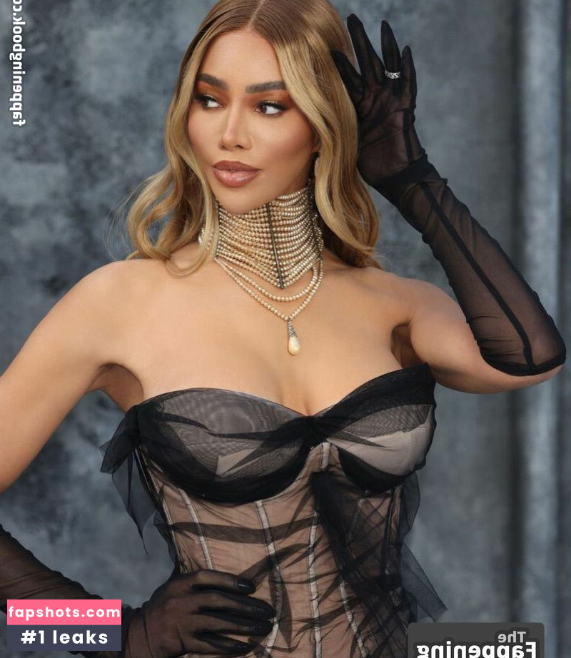 Munroe Bergdorf gallery photo #8