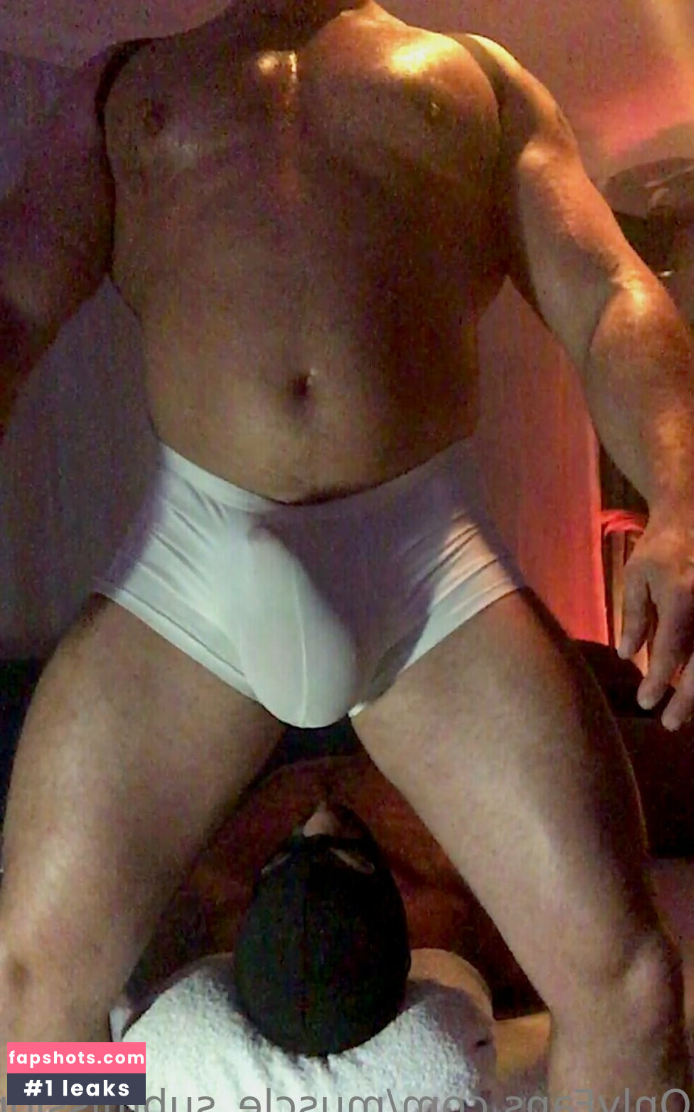 muscle_submission gallery photo #21