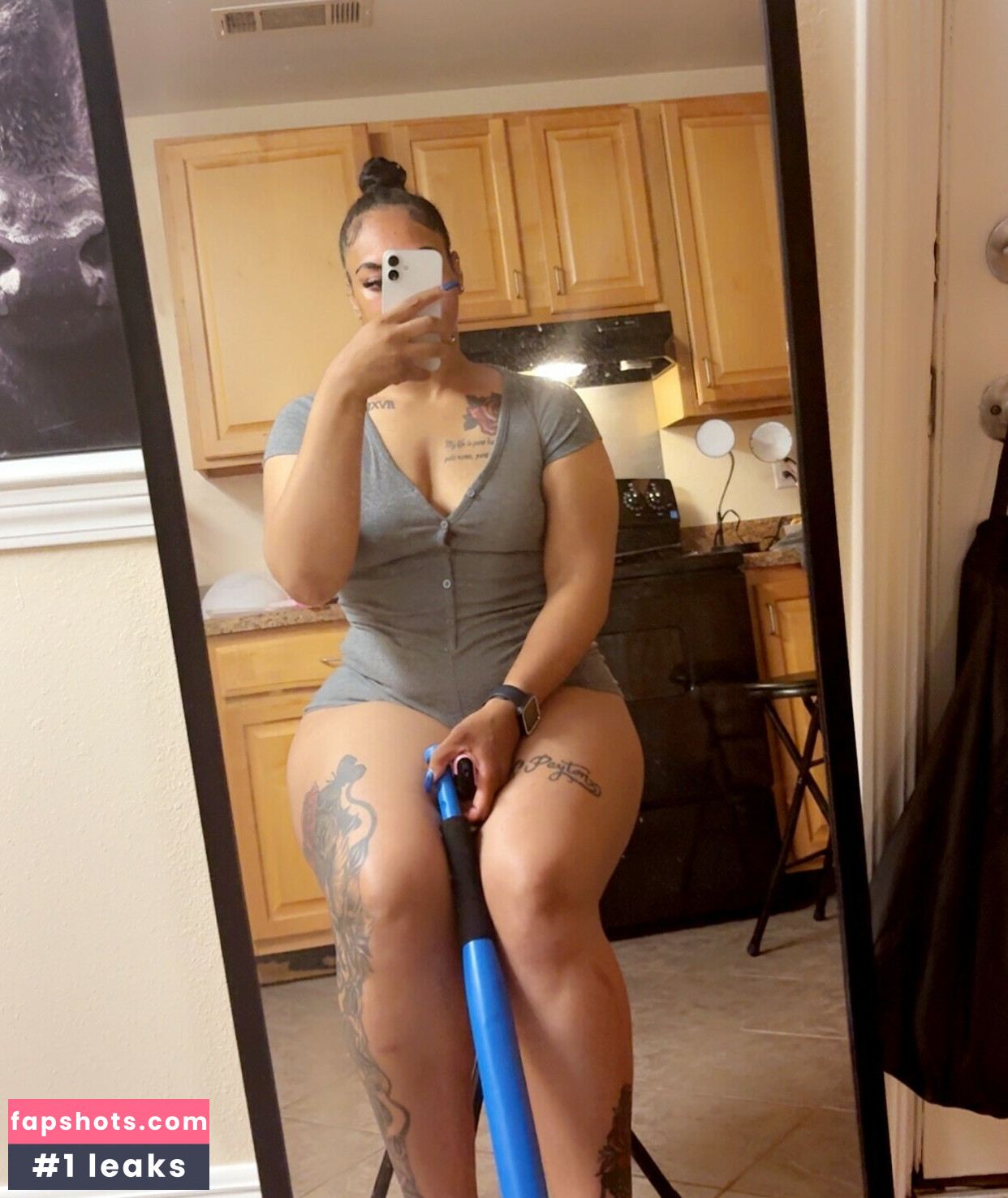 muv4jokah nude babe gallery