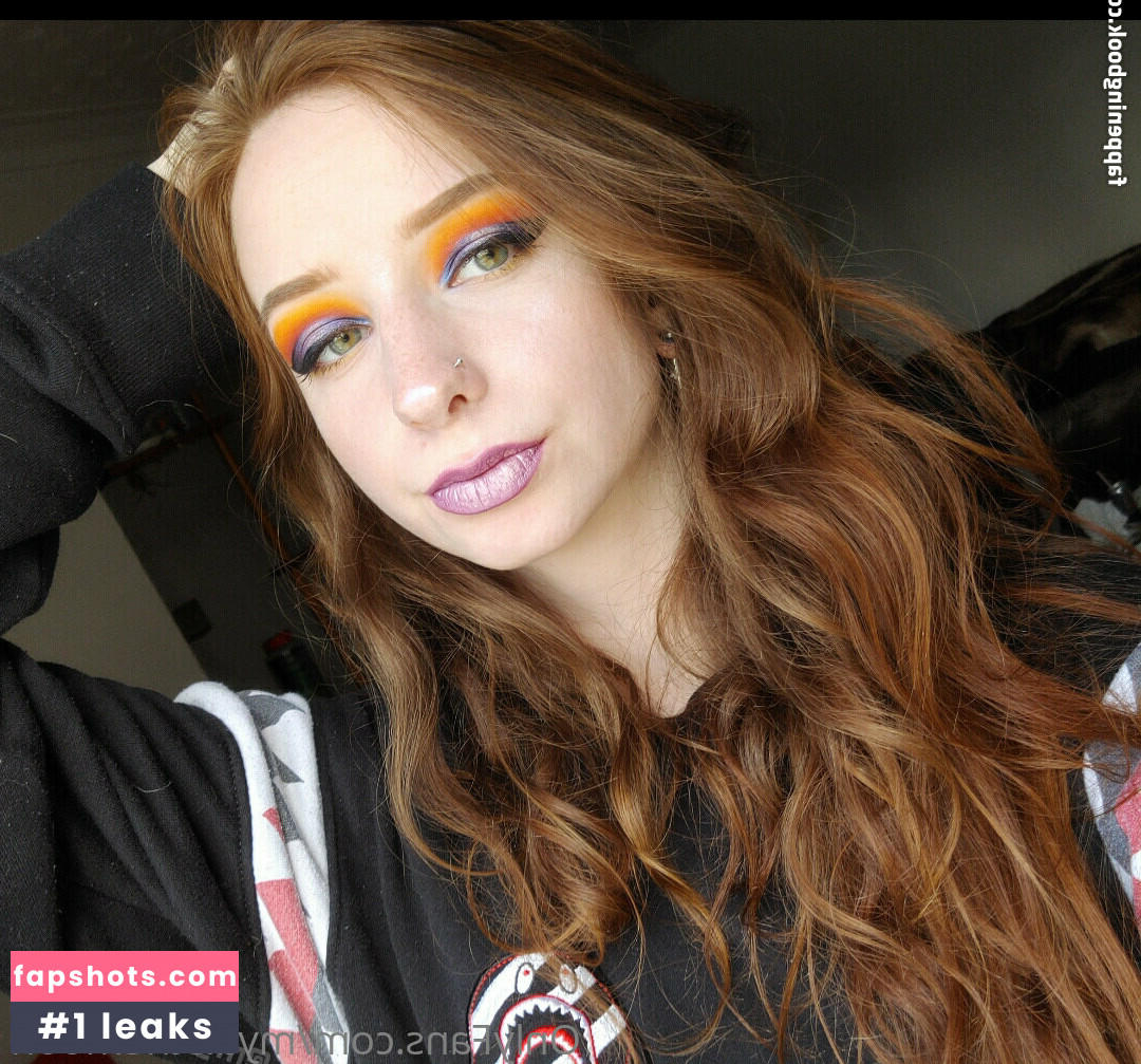 myaisthemoon gallery photo #3