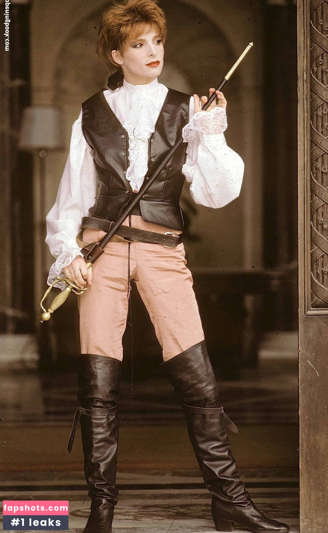 Mylène Farmer gallery photo #3