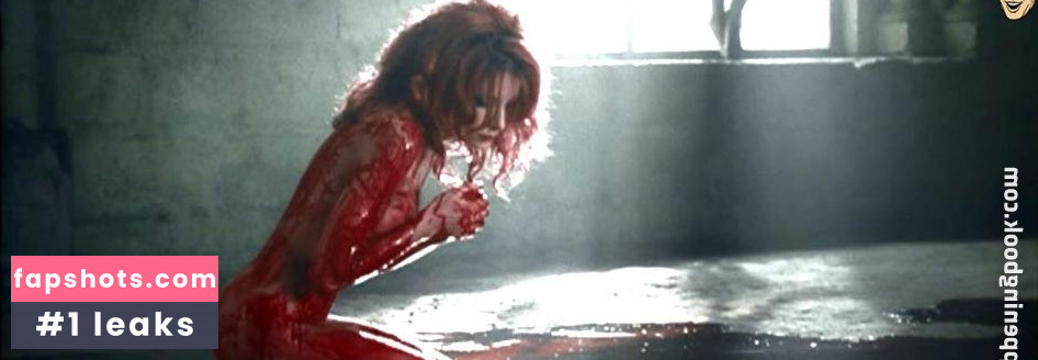 Mylène Farmer gallery photo #50