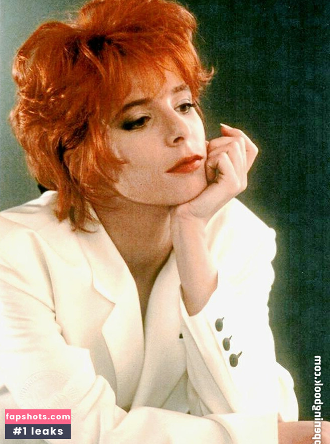 Mylène Farmer gallery photo #6