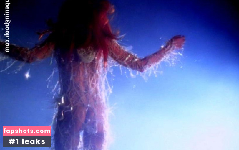 Mylène Farmer gallery photo #57