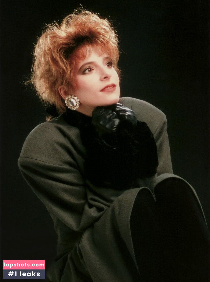 Mylène Farmer gallery photo #8
