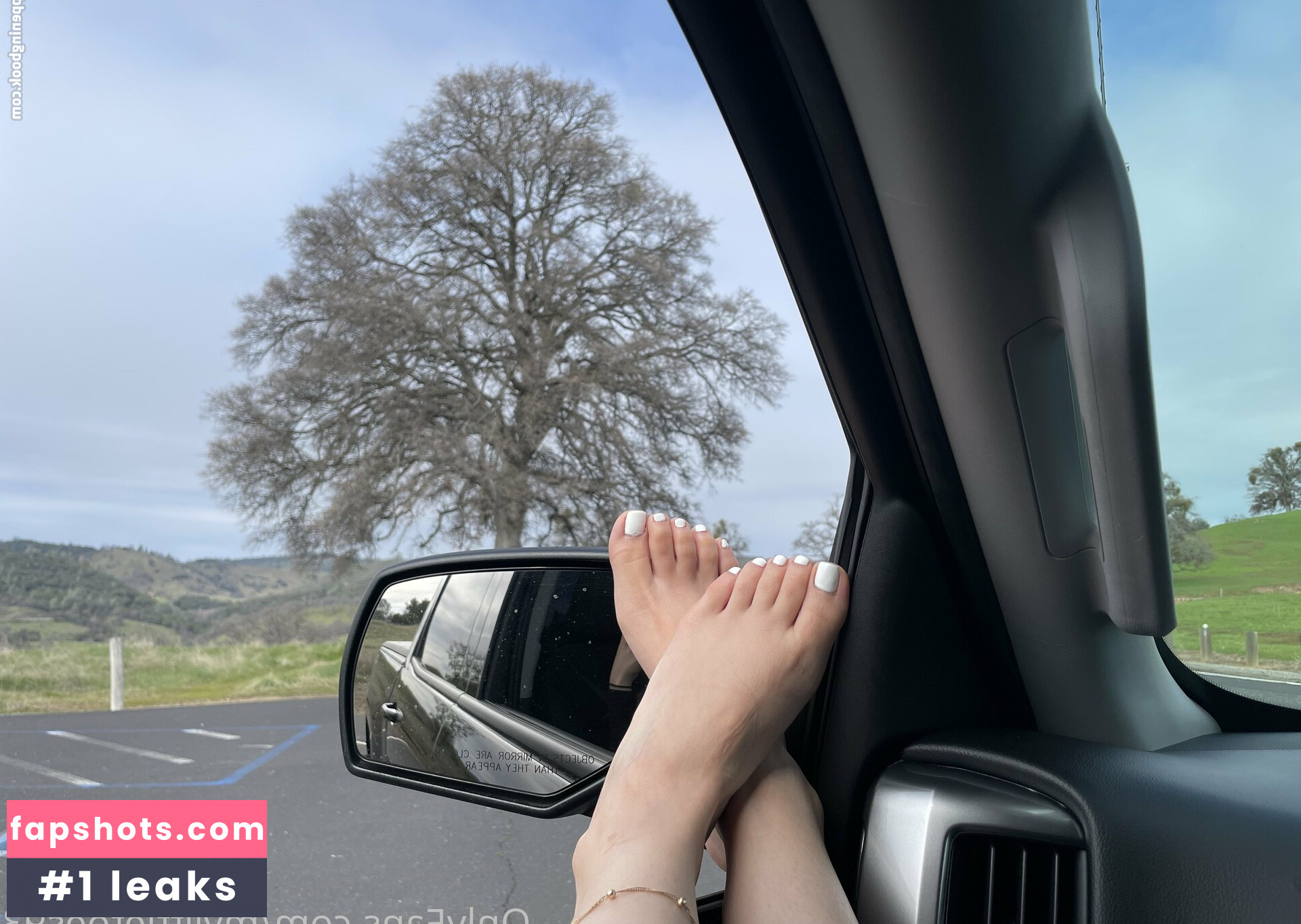 mylittletoes93 gallery photo #5