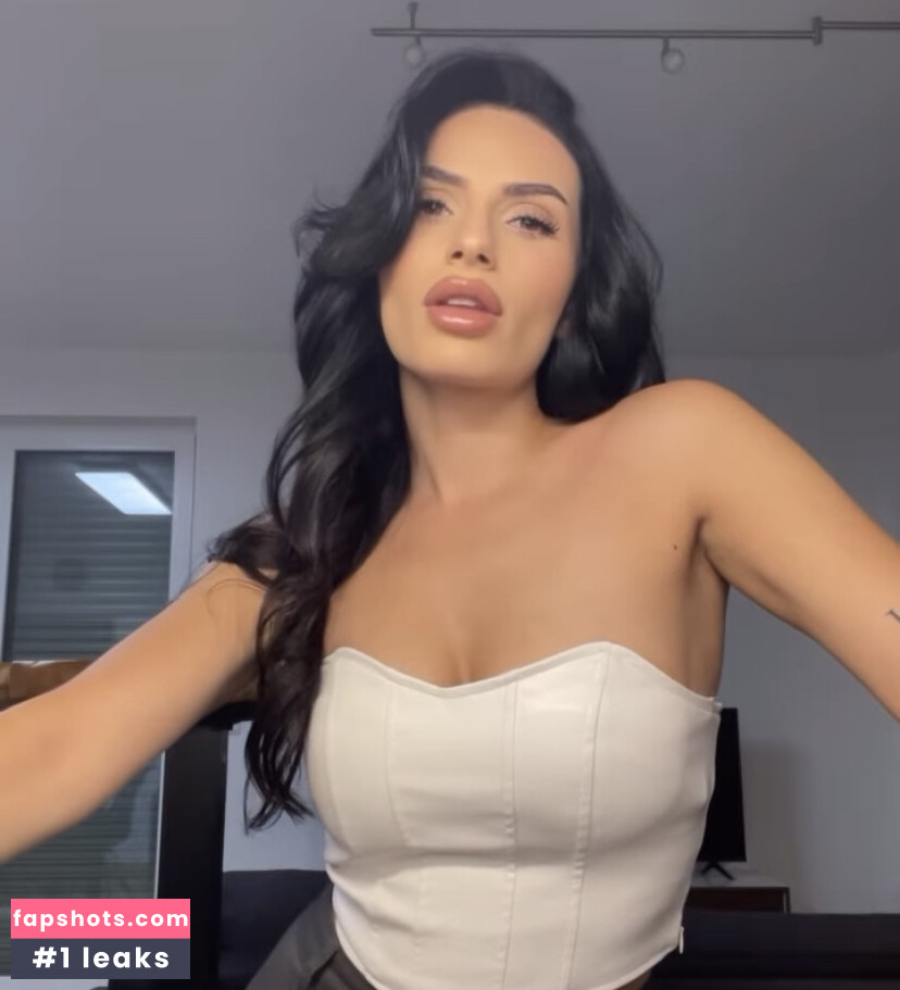 Myra_Ric gallery photo #2