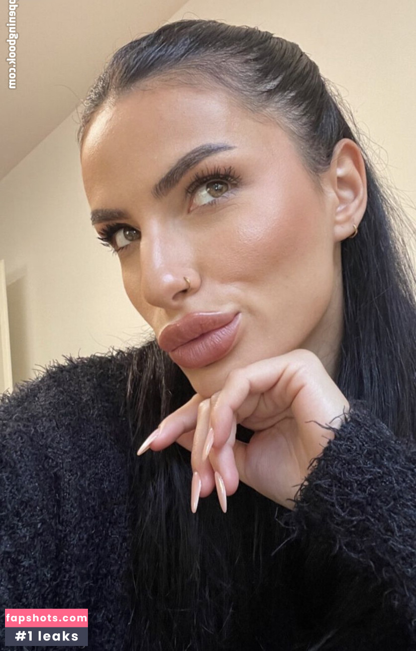 Myra_Ric nude babe gallery