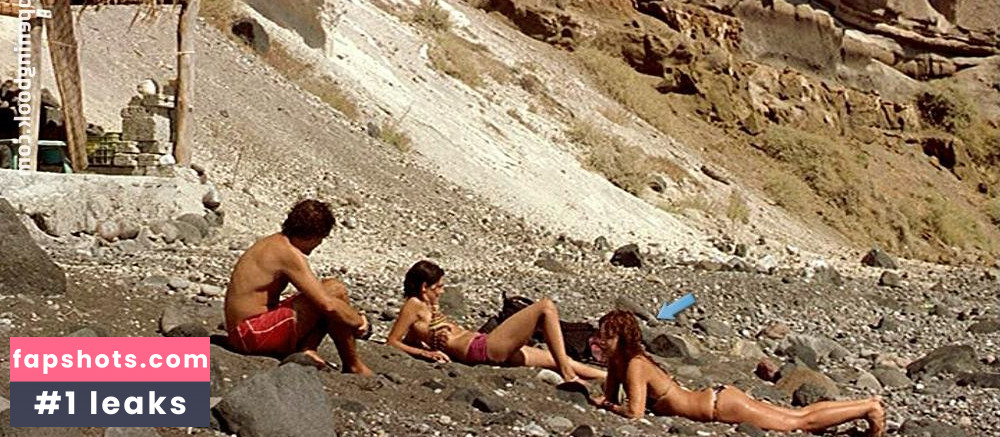 Myriam Catania gallery photo #4