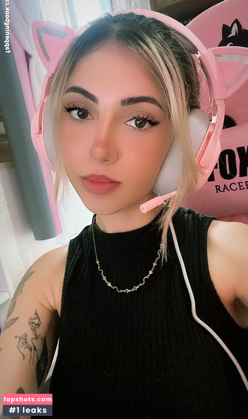 naathys nude babe gallery