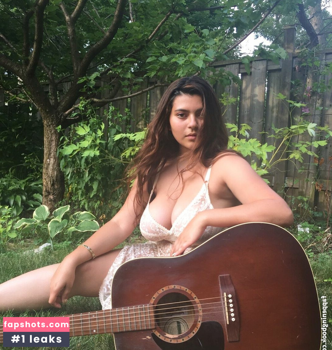 Nada C gallery photo #2